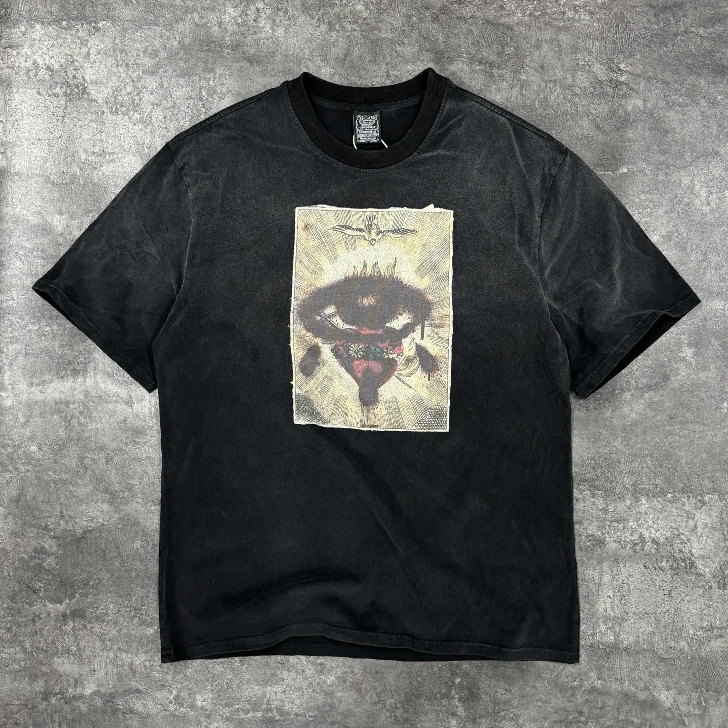 P118 # CTS-08 "Saint Holy Eyes Limited Edition" Heavy distressed washing process, distressed short-sleeved T-shirt, customized heavy brushed vintage texture fabric, white ink direct-jet printing, full texture Size: S M L XL